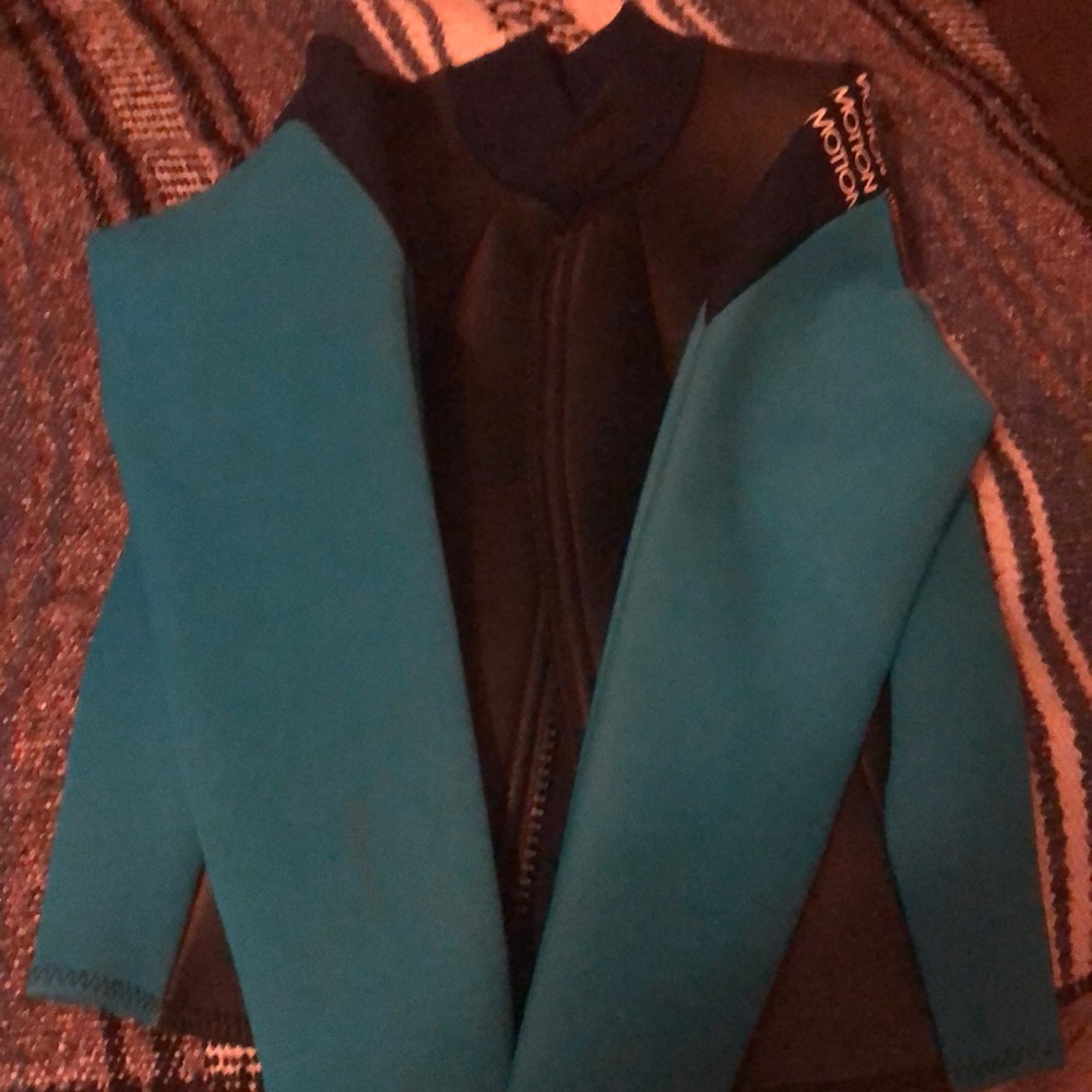 Motion wetsuit top